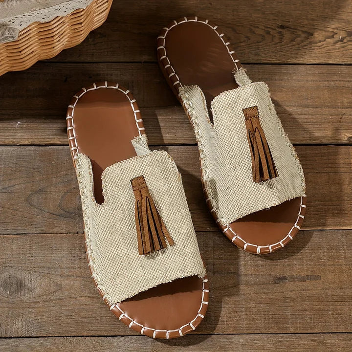 Platte, gevoerde sandalen voor dames