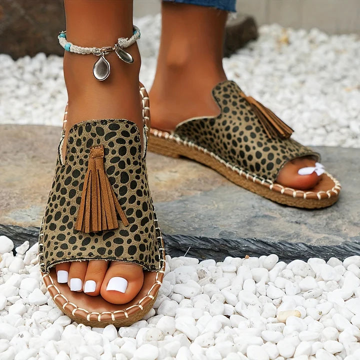 Platte, gevoerde sandalen voor dames