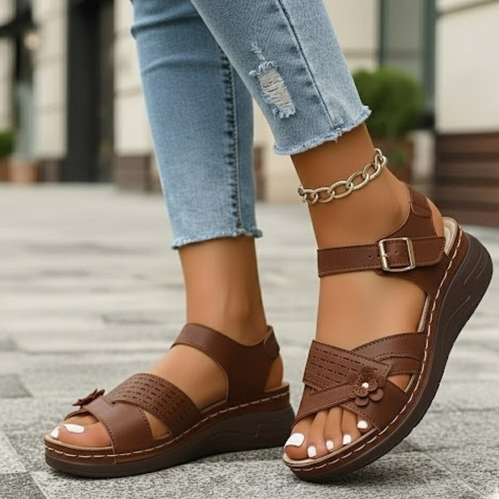 Platformsandalen voor dames met gesp