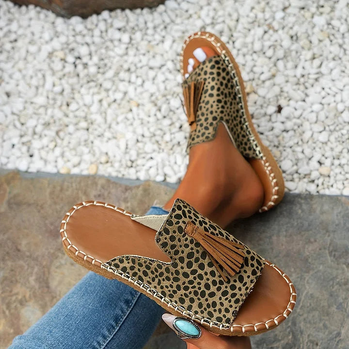 Platte, gevoerde sandalen voor dames