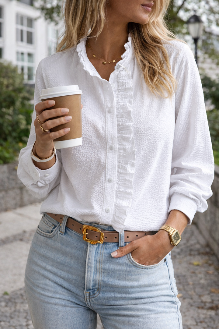 Damesblouse met ruches en knoopjes