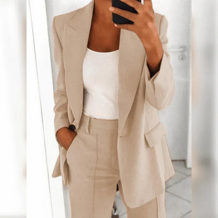 Elegant damespak met jasje en broek