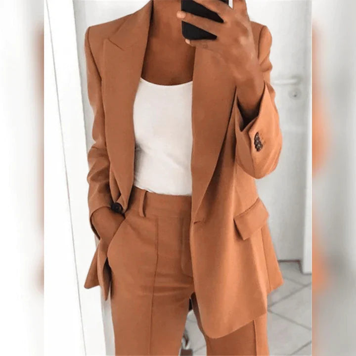 Elegant damespak met jasje en broek