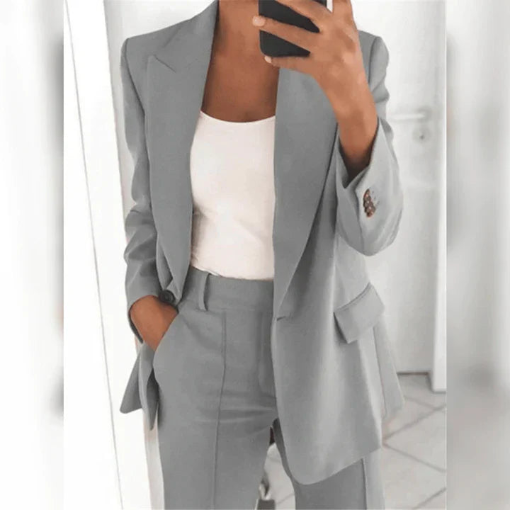 Elegant damespak met jasje en broek
