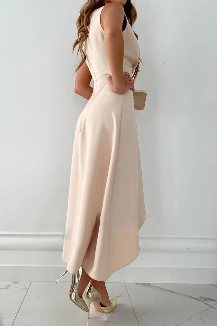 Asymmetrische midi-jurk met v-hals